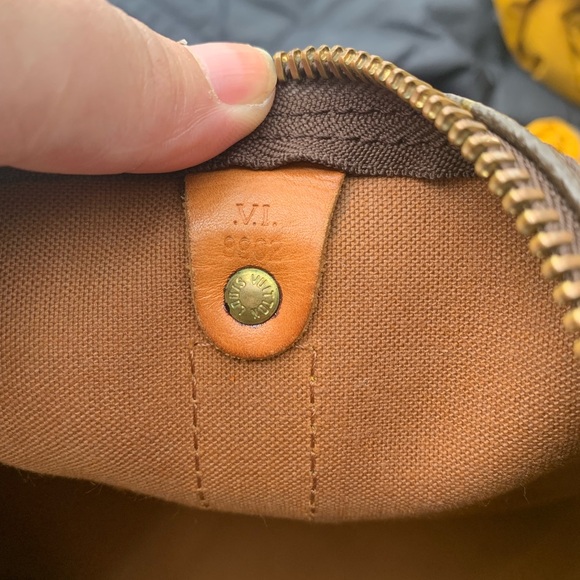 Louis Vuitton Keepall 55 - Picture 2 of 8